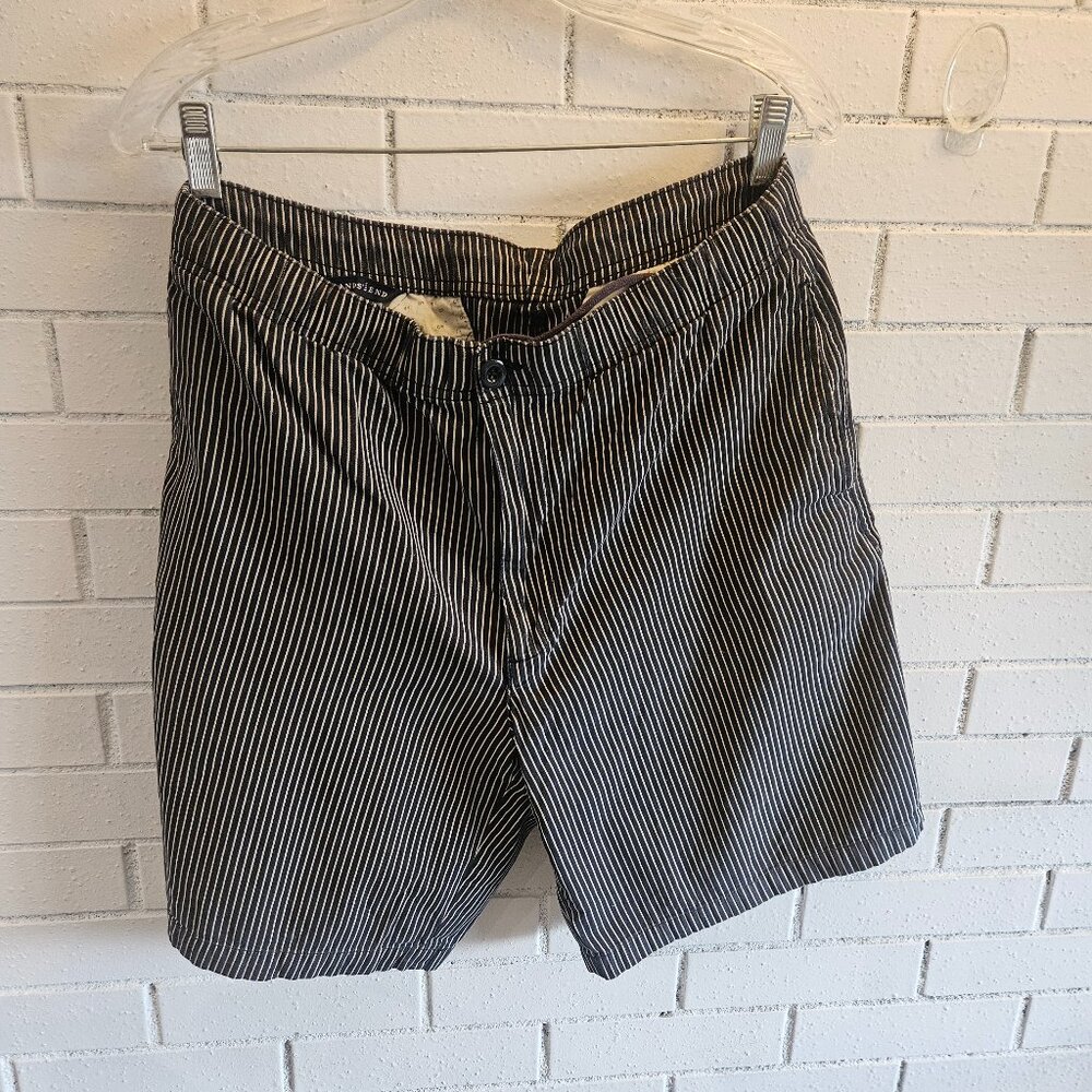 Lands' End Mens deck shorts. M 32/34. Dark Navy/black and white .